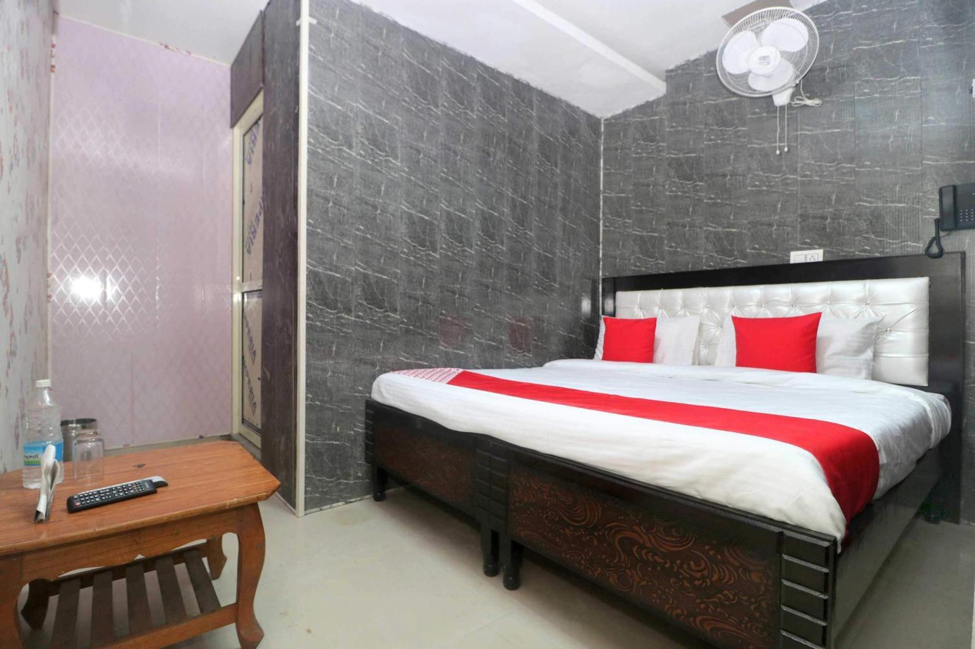 Oyo Hotel Aryan Plaza Chandīgarh Eksteriør billede
